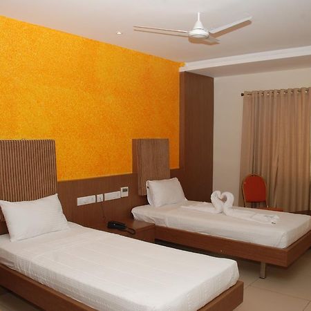 Hotel Pla Amrith Inn Tiruchirappalli Ngoại thất bức ảnh