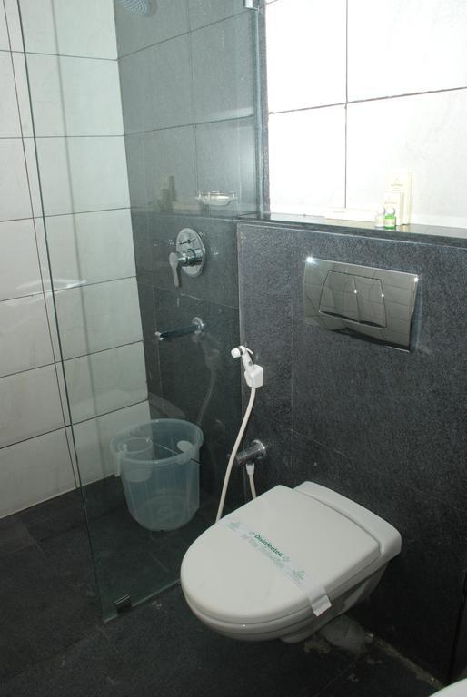 Hotel Pla Amrith Inn Tiruchirappalli Ngoại thất bức ảnh