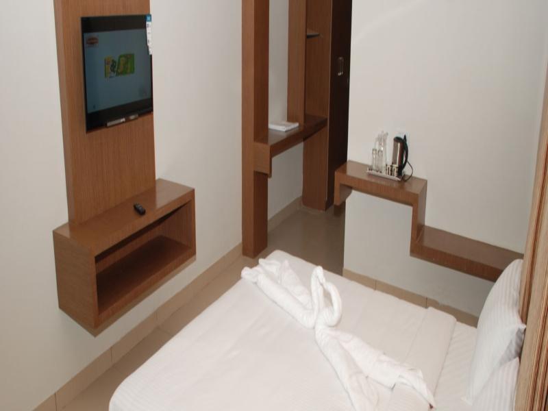 Hotel Pla Amrith Inn Tiruchirappalli Ngoại thất bức ảnh