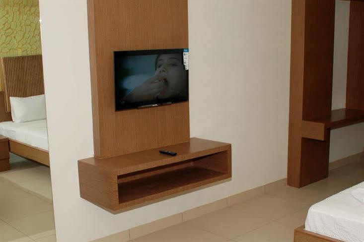 Hotel Pla Amrith Inn Tiruchirappalli Ngoại thất bức ảnh